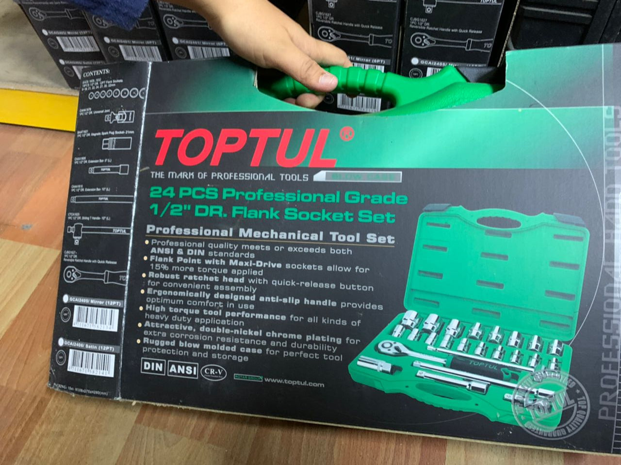 TOPTUL 24PCS PROFESSIONAL GRADE 1/2" DR. FLANK SOCKET SET