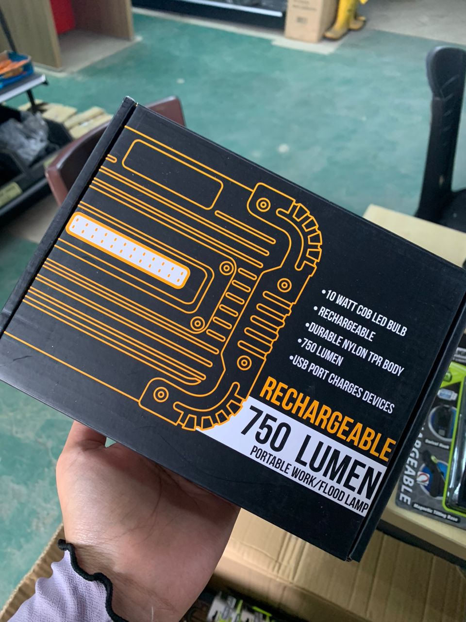 RECHARGABLE PORTABLE WORK/FLOOD LIGHT 750LM